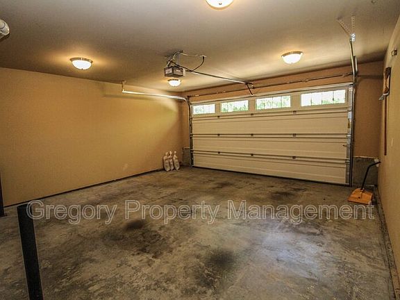 5th image of 10407 NE 17th St
