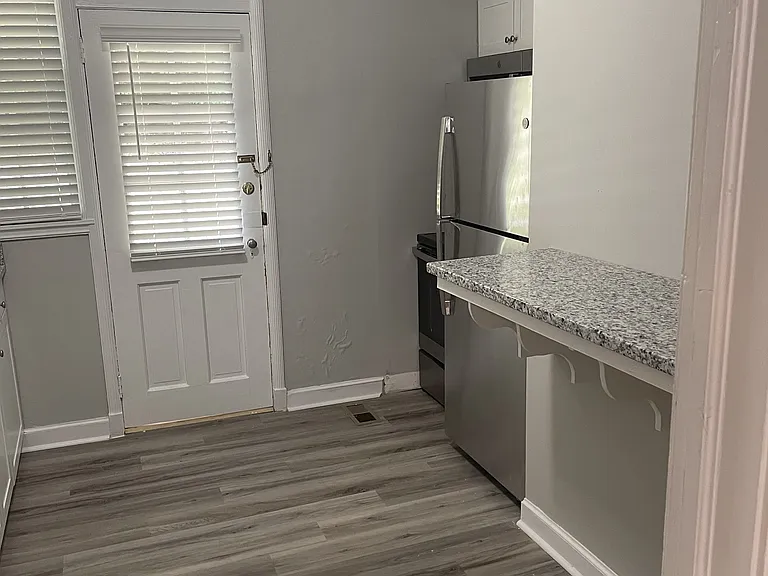 616 Meadow St — Photo 4