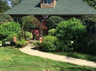 5663 Walden Dr, Lake View, NY 14085