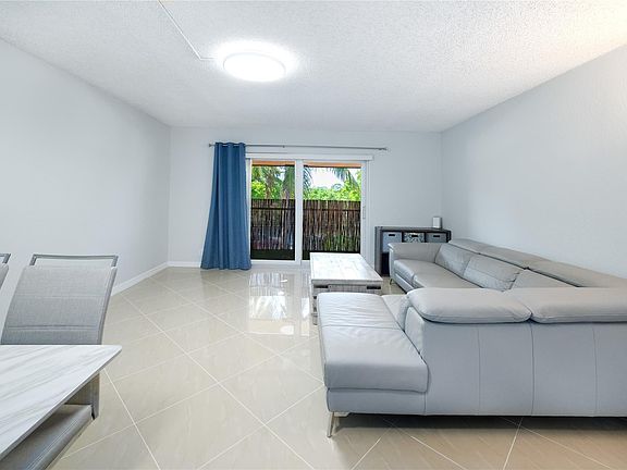 4th image of 770 SE 2nd Avenue #201F