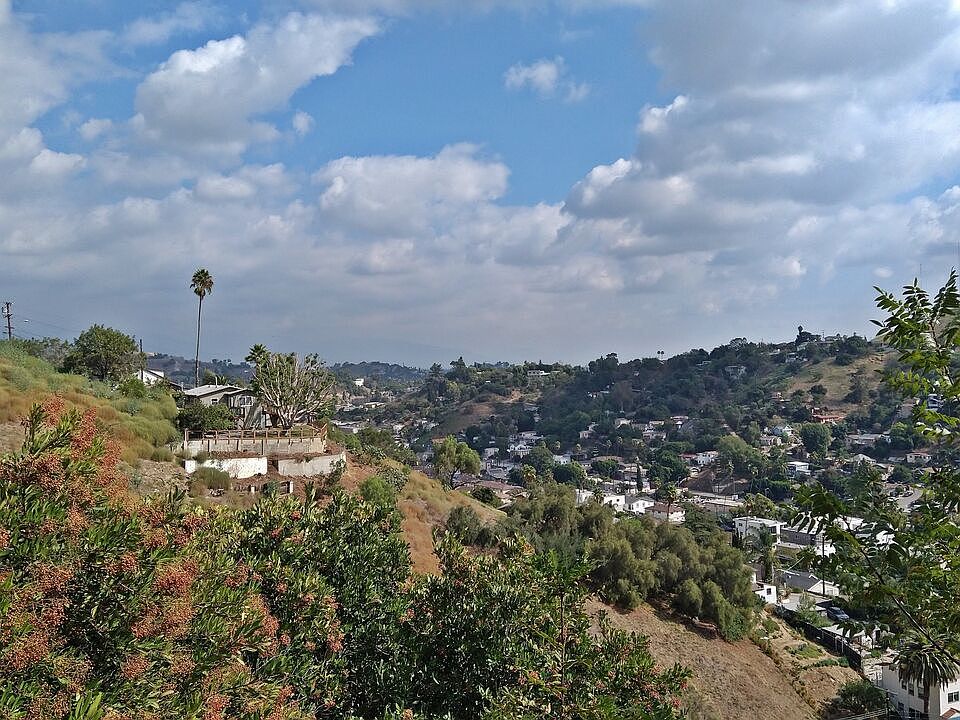 1st image of 2861 Forest Park Dr