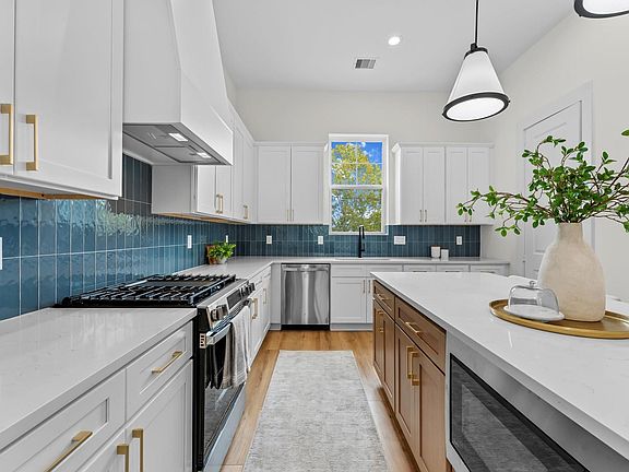 3rd image of 4133 De George St