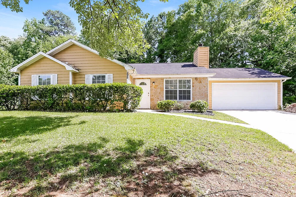 3 bed, 2.0 bath, 1292 sqft, $2,500 — Photo 1