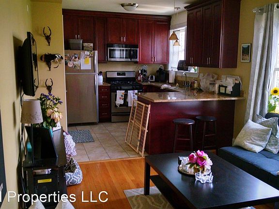 3rd image of 2050 W Summerdale Ave #3559980