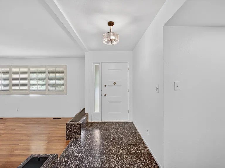 5940 Gloria Dr #0 — Photo 3