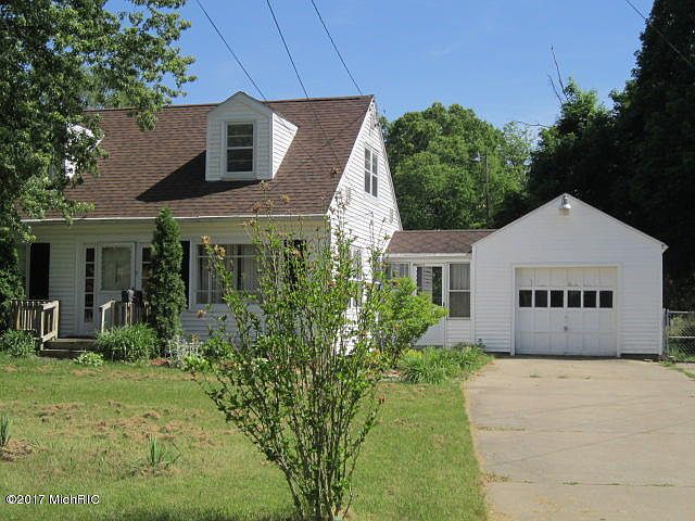 1st image of 86 Willard Ave E