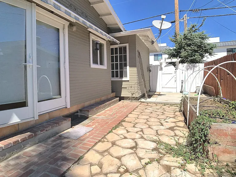 4193 4th Ave — Photo 26