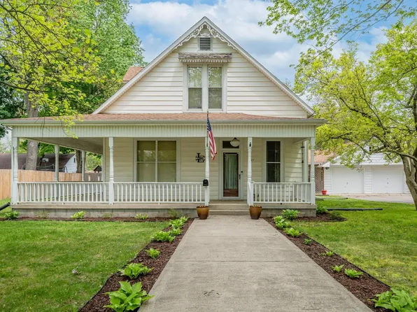 521 S Riverside Dr, Winamac, IN 46996