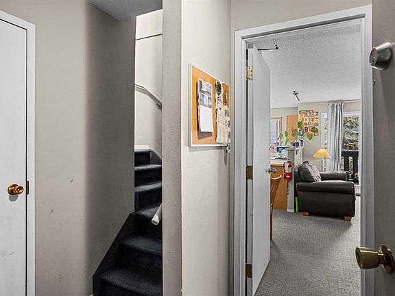 4th image of 110 S Beaver St #203