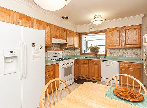 4th image of 8603 N Oriole Ave