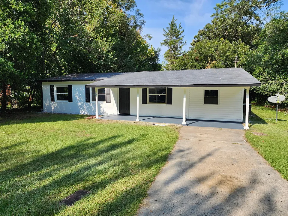 143 Edna Pl