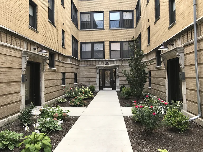 4746-50 N Sacramento Ave #3 — Photo 3