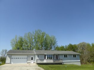 30 SW Kast Dr, New Richland, MN 56072