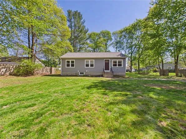 72 E Waites Corner Rd, West Kingston, RI 02892