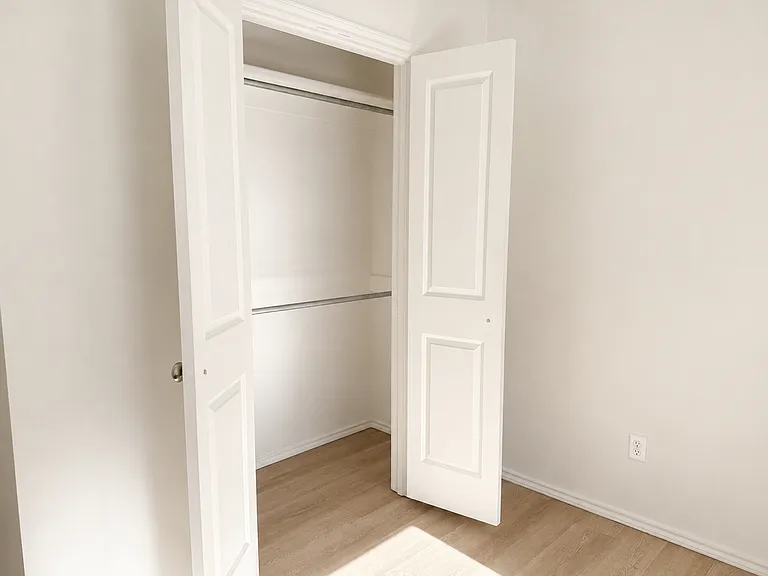 5532 Itasca St #B — Photo 13