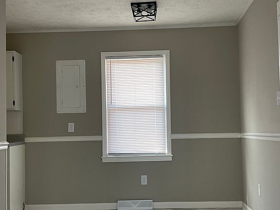 5th image of 115 Rogers Dr