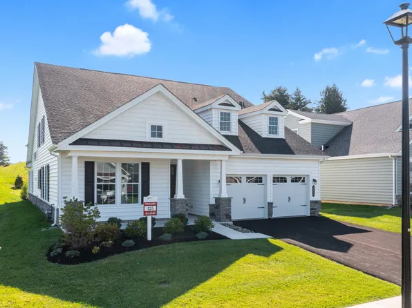 5400 Traditions Dr, Coopersburg, PA 18036