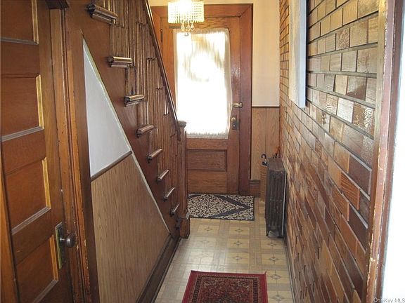 3rd image of 49 Circuit Ave APT 1
