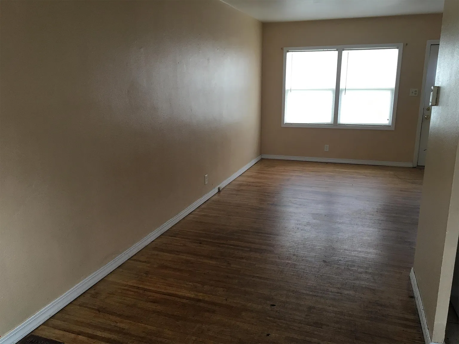 1233 W Mullan Ave — Photo 3