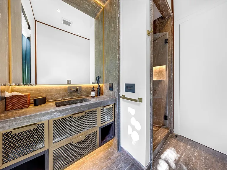 200 W Rivo Alto Dr — Photo 60