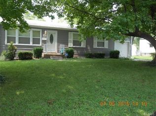 661 Bagnell Dr, Saint Louis, MO 63137