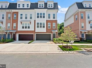 2550 Farmstead Dr, Rockville, MD 20850