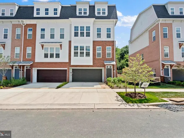 2550 Farmstead Dr, Rockville, MD 20850