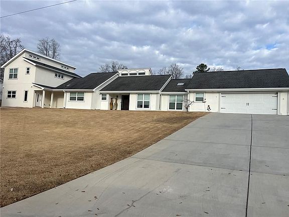 4th image of 4500 Kings Lake Dr NE #B