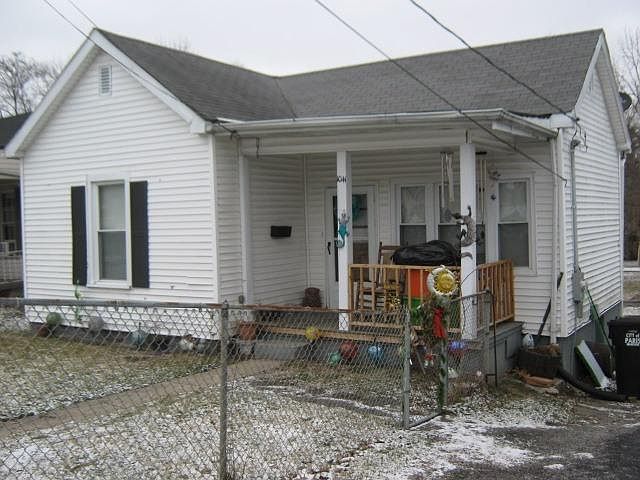 2nd image of 1041 Vine St