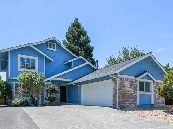 2126 Saint Augustine Circle, Petaluma, CA 94954