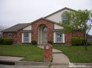 5411 Whisper Glen Dr, Arlington, TX 76017