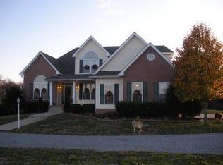 900 McClure Rd, Clarksville, TN 37040