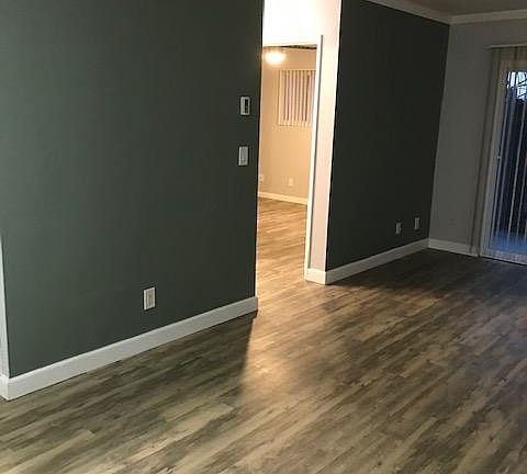 4th image of 1747 Chalcedony St #6