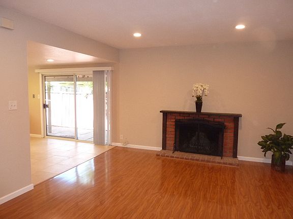 3rd image of 1823 Mission Dr