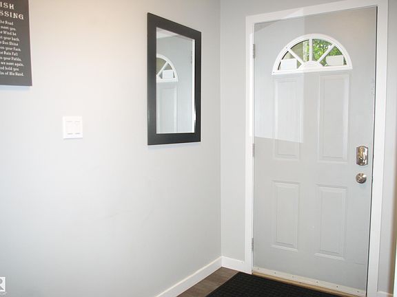 4th image of 9505 176th St NW #27