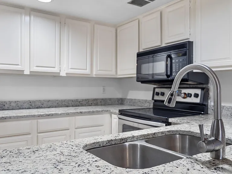 438 Yacht Club Dr #C — Photo 6