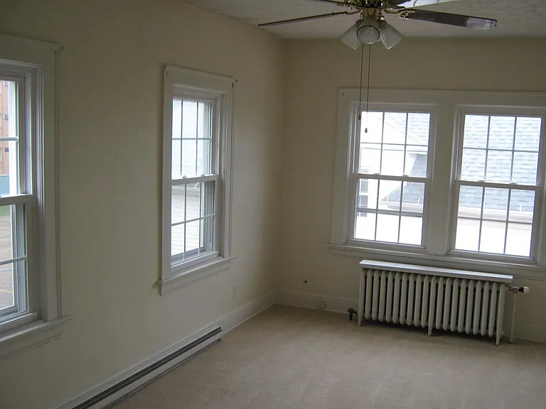 1704 Market Ave N #3 — Photo 4