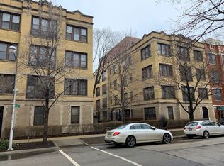 438 W Surf St #3B, Chicago, IL 60657