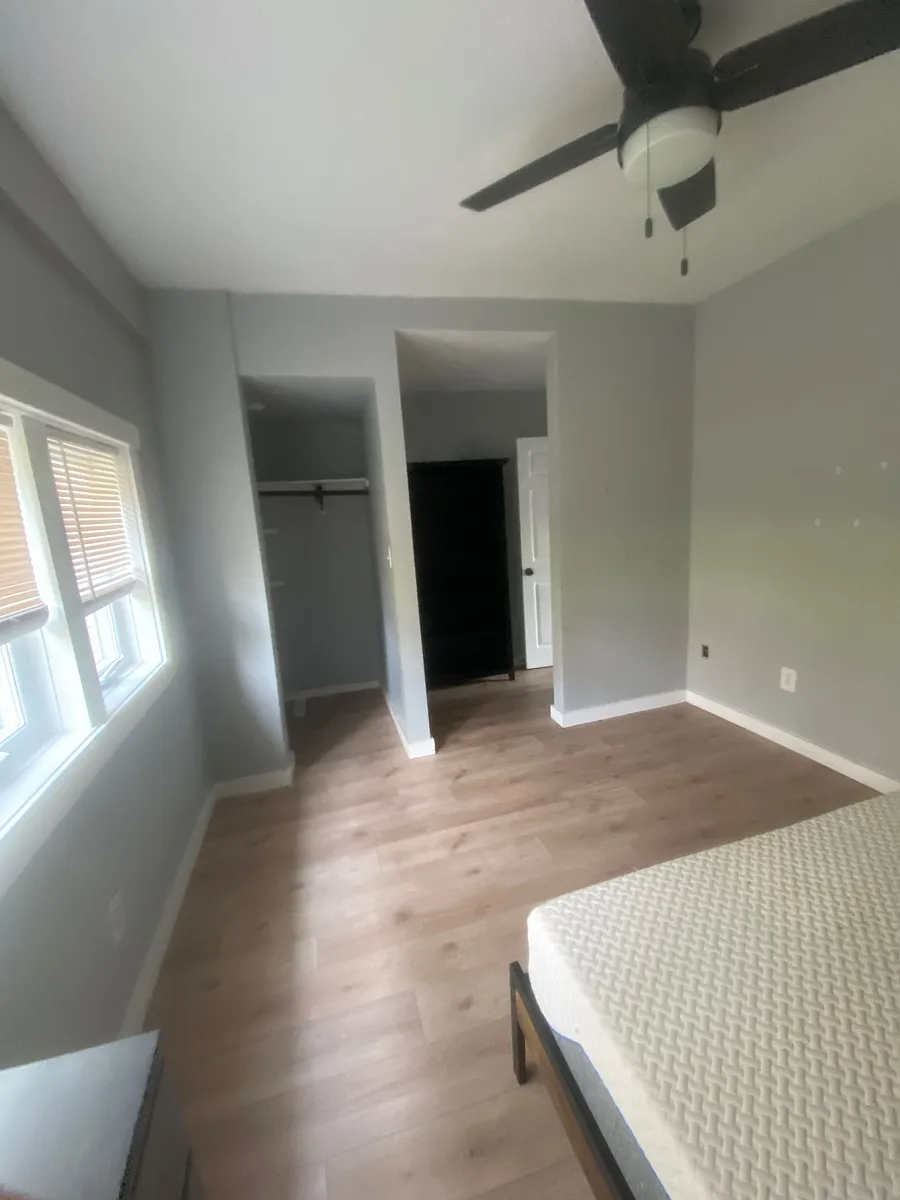 Building Photo - 104 3rd St #1