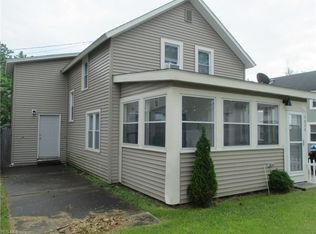5024 Doctors Dr, GENEVA, OH 44041