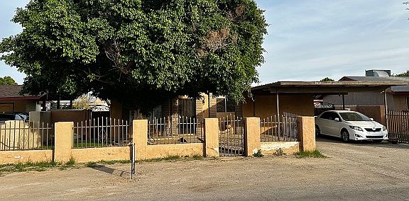 2nd image of 8421 S Mojave Ln