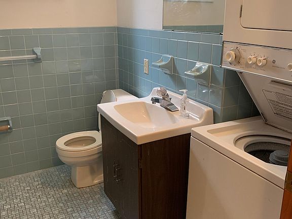 5th image of 1827 Kater St Floor 2