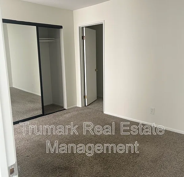 416 W Milford St #C — Photo 13