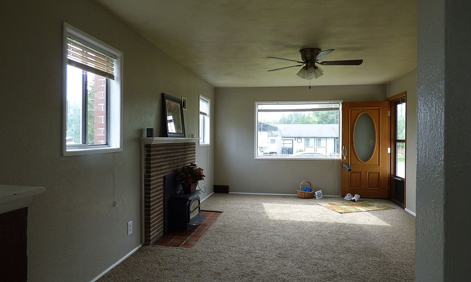1st image of 10303 B St E