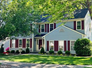 8628 Groveland Dr, Springfield, VA 22153