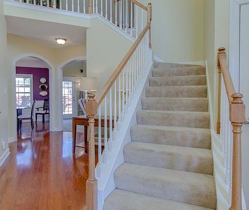 3rd image of 725 Willow Cove Dr