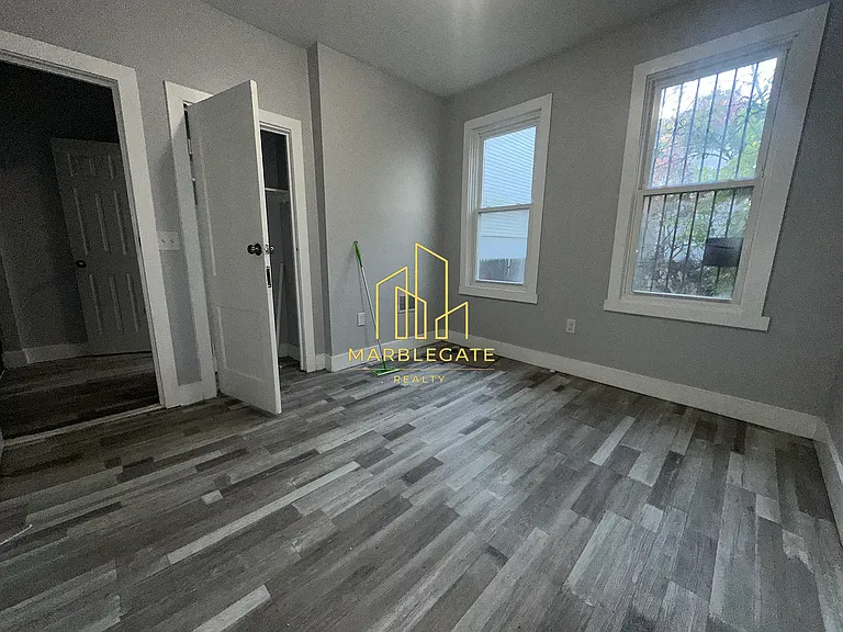 27 Hanford St #11 — Photo 4