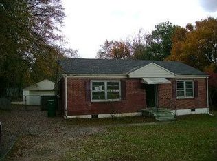 850 Pine View Dr, Forest Park, GA