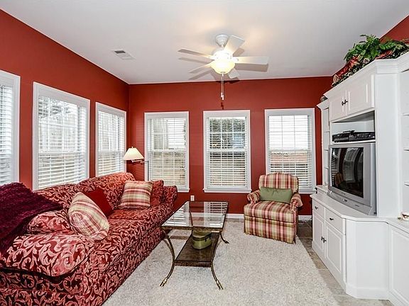 4th image of 2306 Wickingham Dr NE