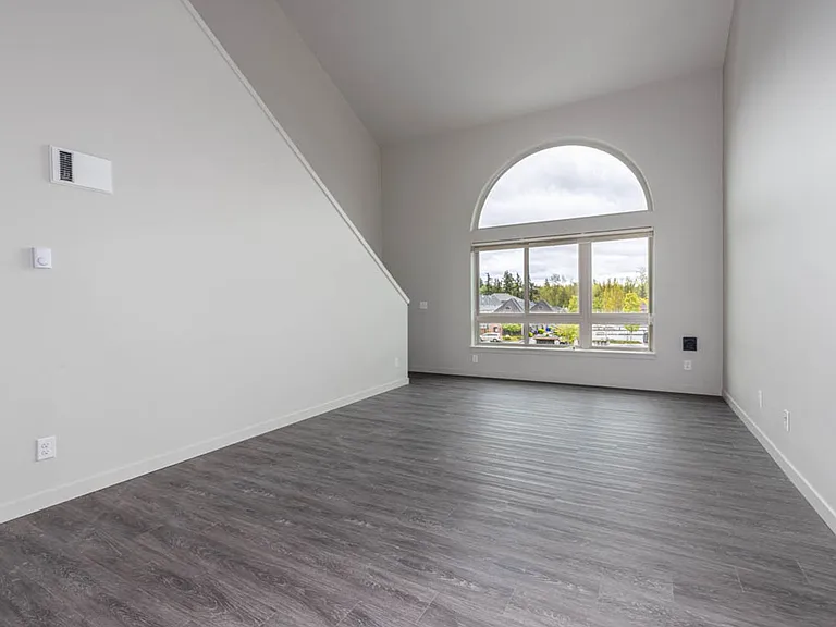Market Village Apartments — Photo 27